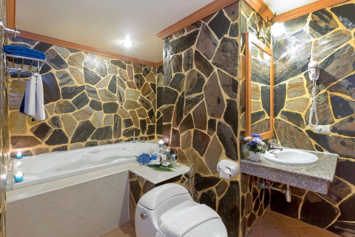 Tiger Complex By Eyg Hotel Patong Exterior photo